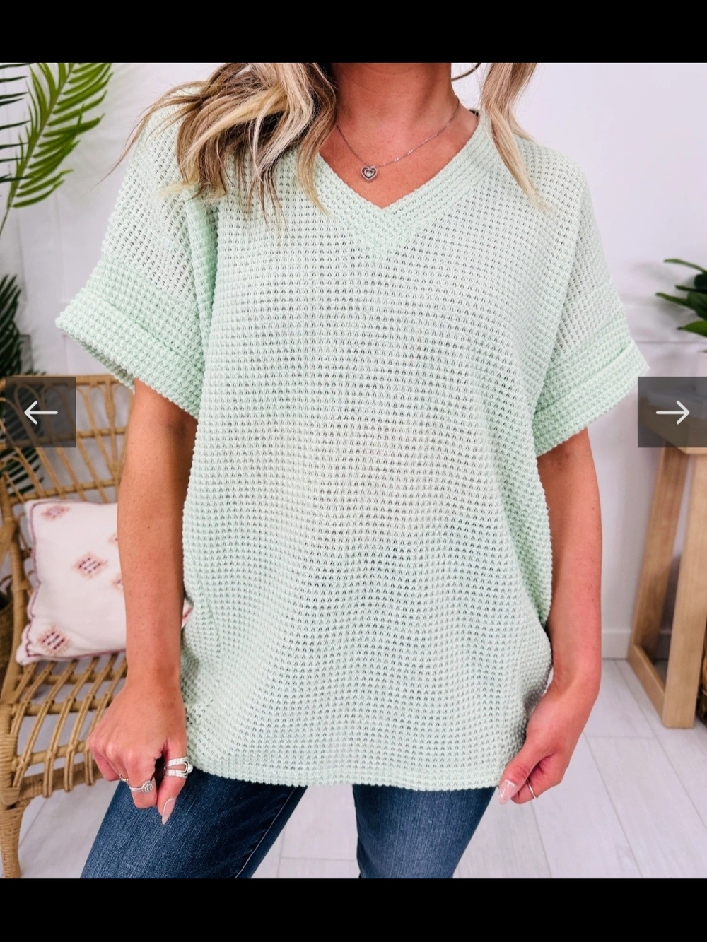 ANDREE BY UNIT Mint Waffle Knit V-Neck Top